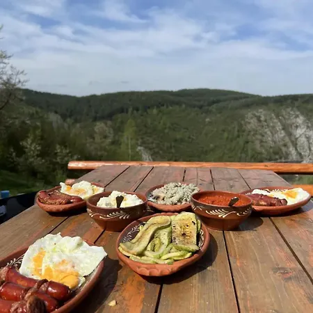 Nyaraló Biserni Kutak *