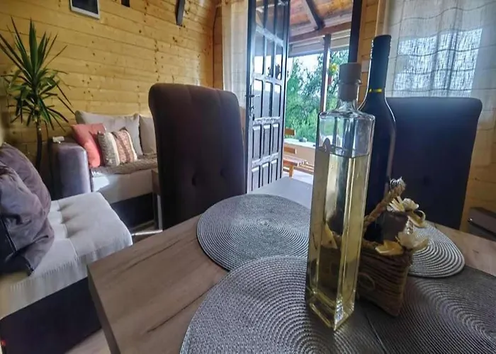 بيت للعطل Biserni Kutak